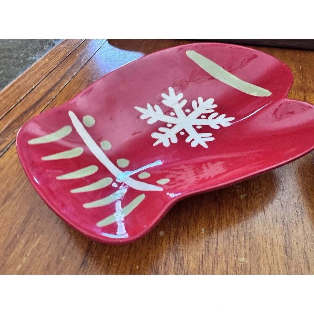 Hallmark Red Mittens Vintage‎ Dish Set of 2 Christmas Holiday Snack Bowls No Box